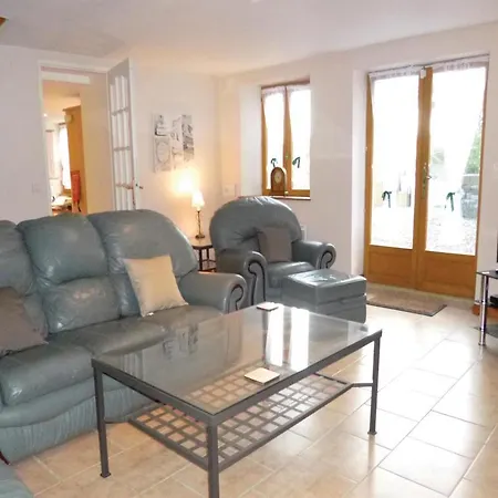 Three-bedroom Holiday In Brouains Сasa de vacaciones Beauficel