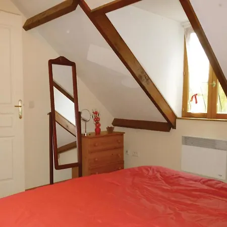 Three-bedroom Holiday In Brouains Сasa de vacaciones *